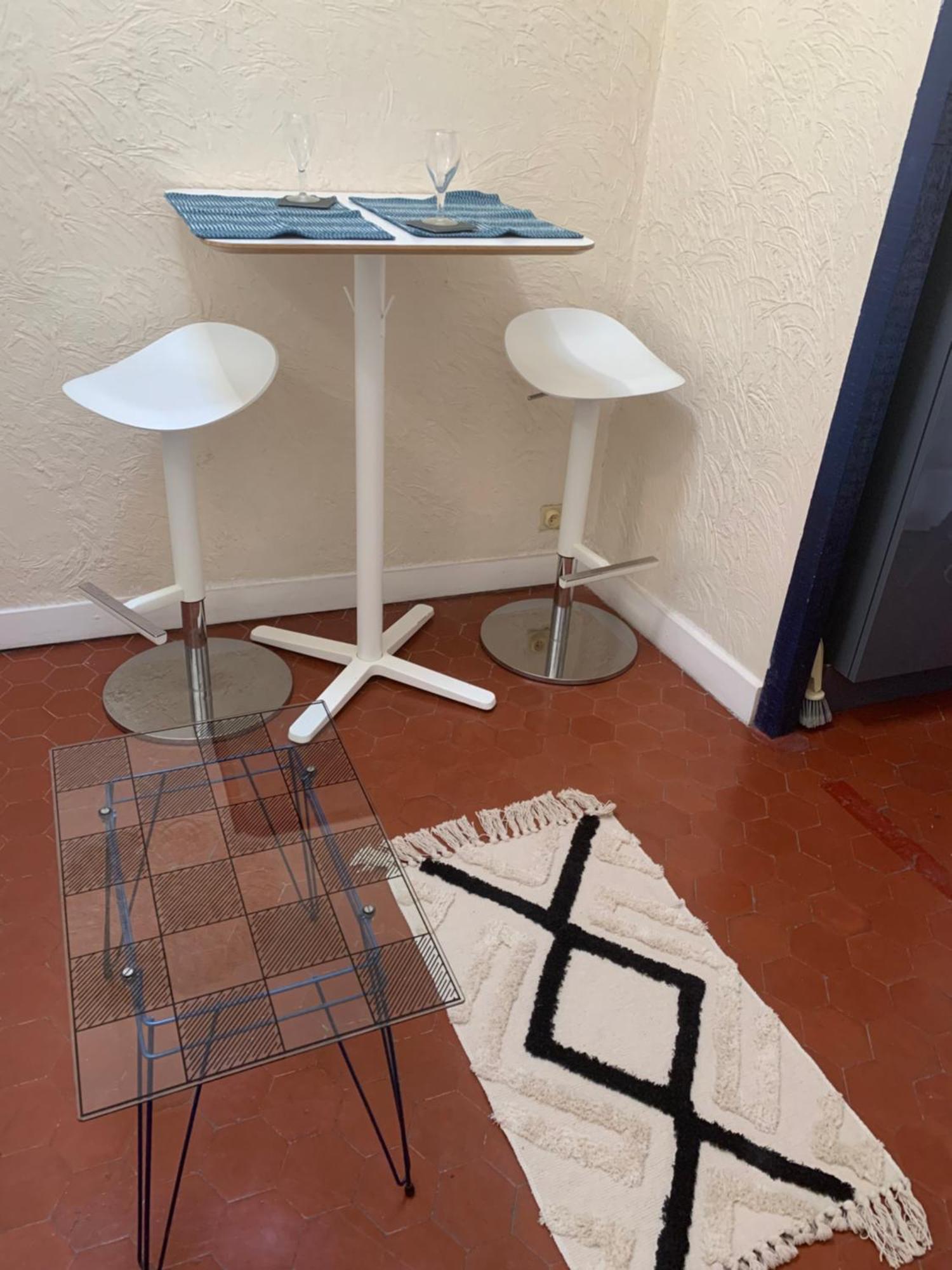 Un Appartement Atypiquement Provencal Le Cannet Bagian luar foto